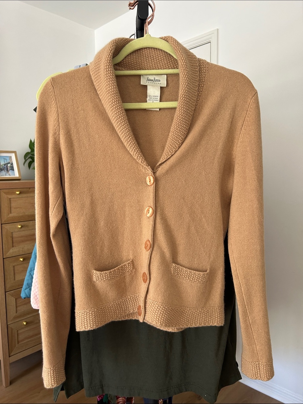 Neiman Marcus 100% Cashmere Cardigan. Size small. PTP 18”. Excellent condition.